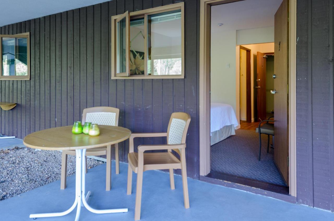 St Andrews By The Lake Golf Resort Kaleden Extérieur photo