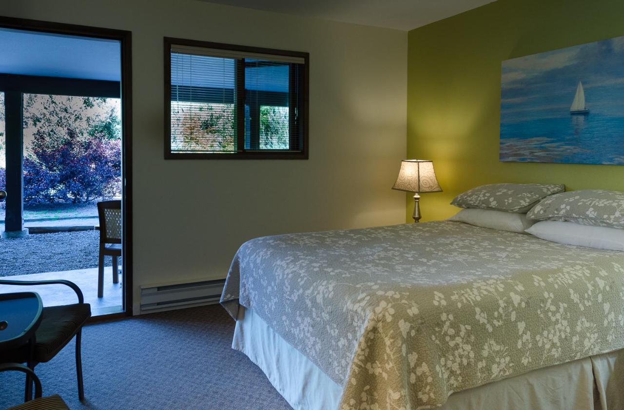 St Andrews By The Lake Golf Resort Kaleden Extérieur photo