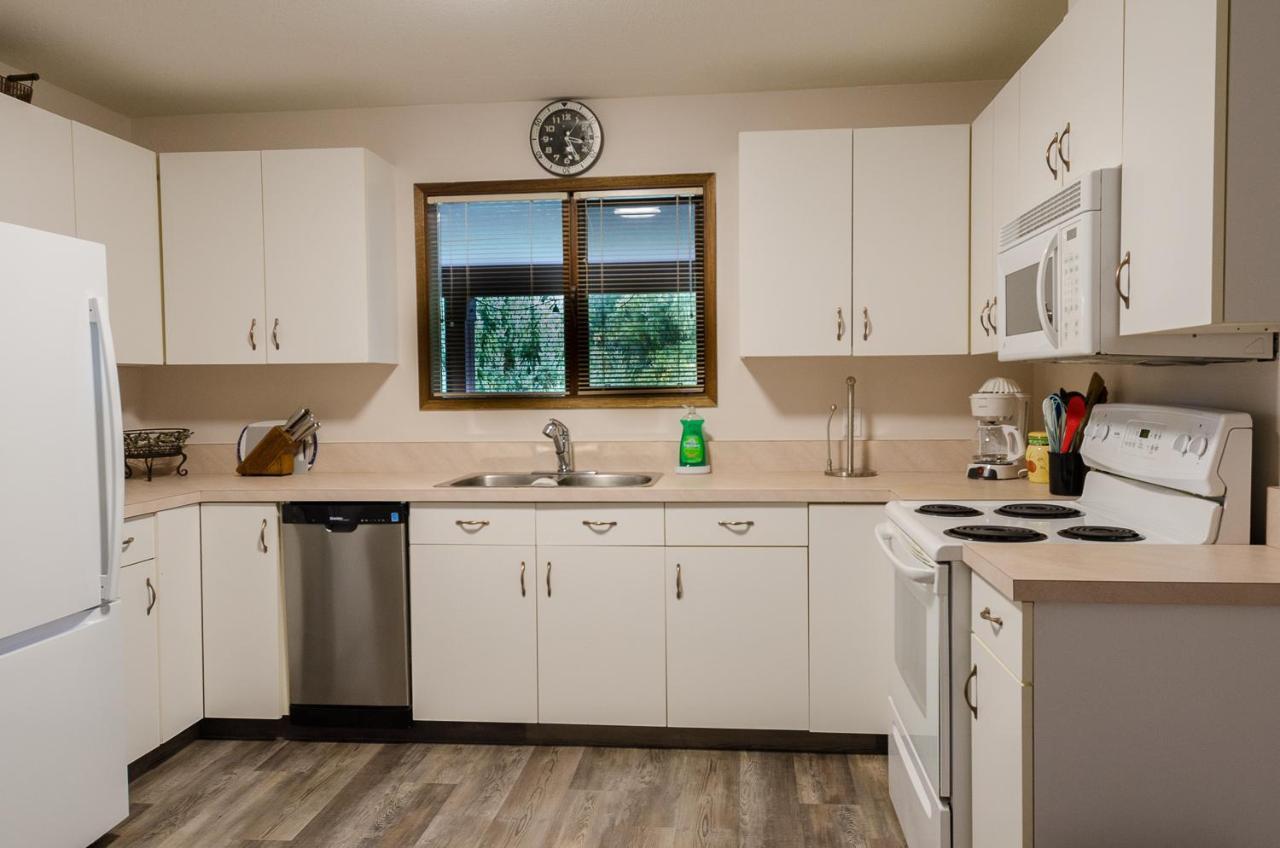 St Andrews By The Lake Golf Resort Kaleden Extérieur photo