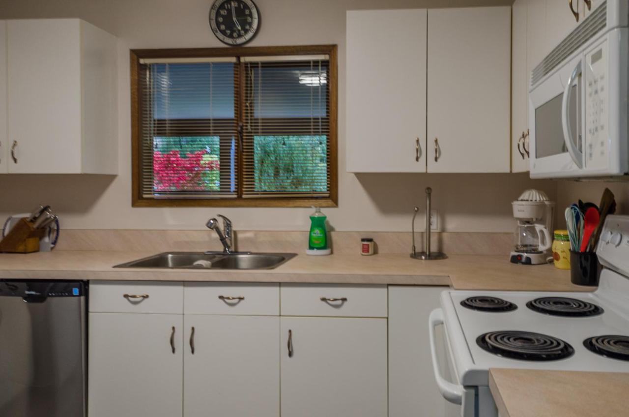 St Andrews By The Lake Golf Resort Kaleden Extérieur photo