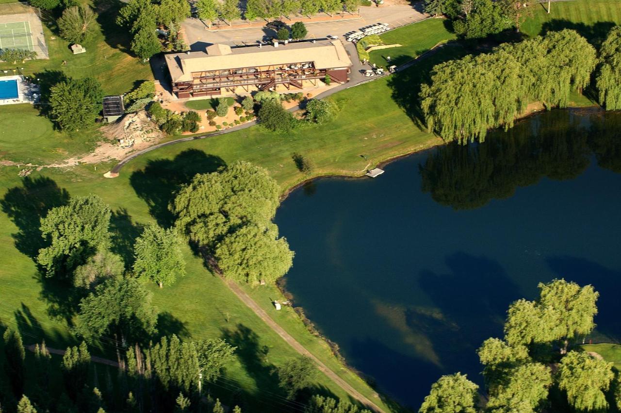 St Andrews By The Lake Golf Resort Kaleden Extérieur photo